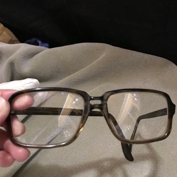 Brownish color wide lens frame /Bausch $ Lomb🌹 - Picture 2 of 5